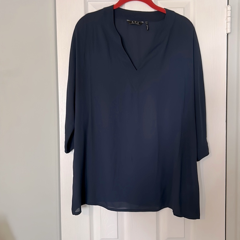 Zoa New York V neck short sleeve blouse